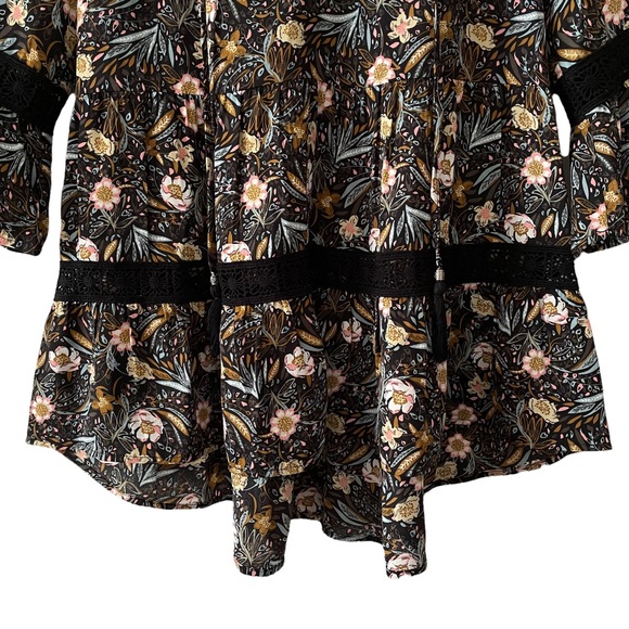 DR2 V-Neck Floral Tunic Top Ruffles Embroidered Trim Tassel Tie 3/4 Sleeve - Picture 4 of 11